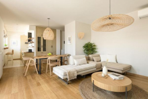 Gorgeous exclusive penthouse next to the seafront